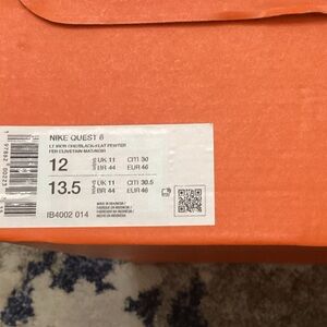 Nike Quest 6 - Black and White Athletic Shoes